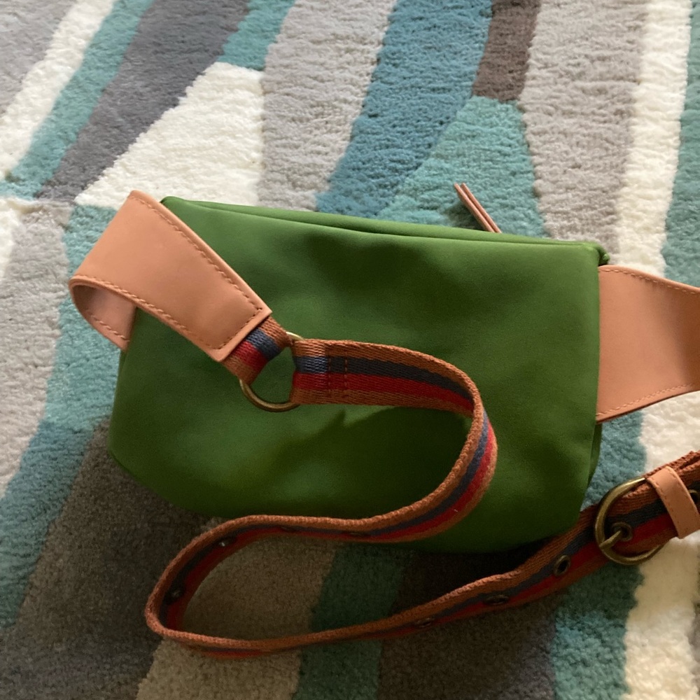 Green waist belt